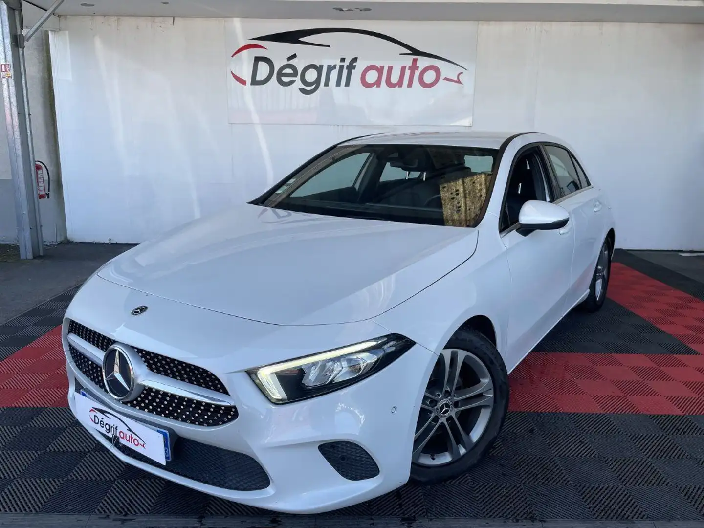 Mercedes-Benz A 180 180 d 7G-DCT Style Line Blanc - 1