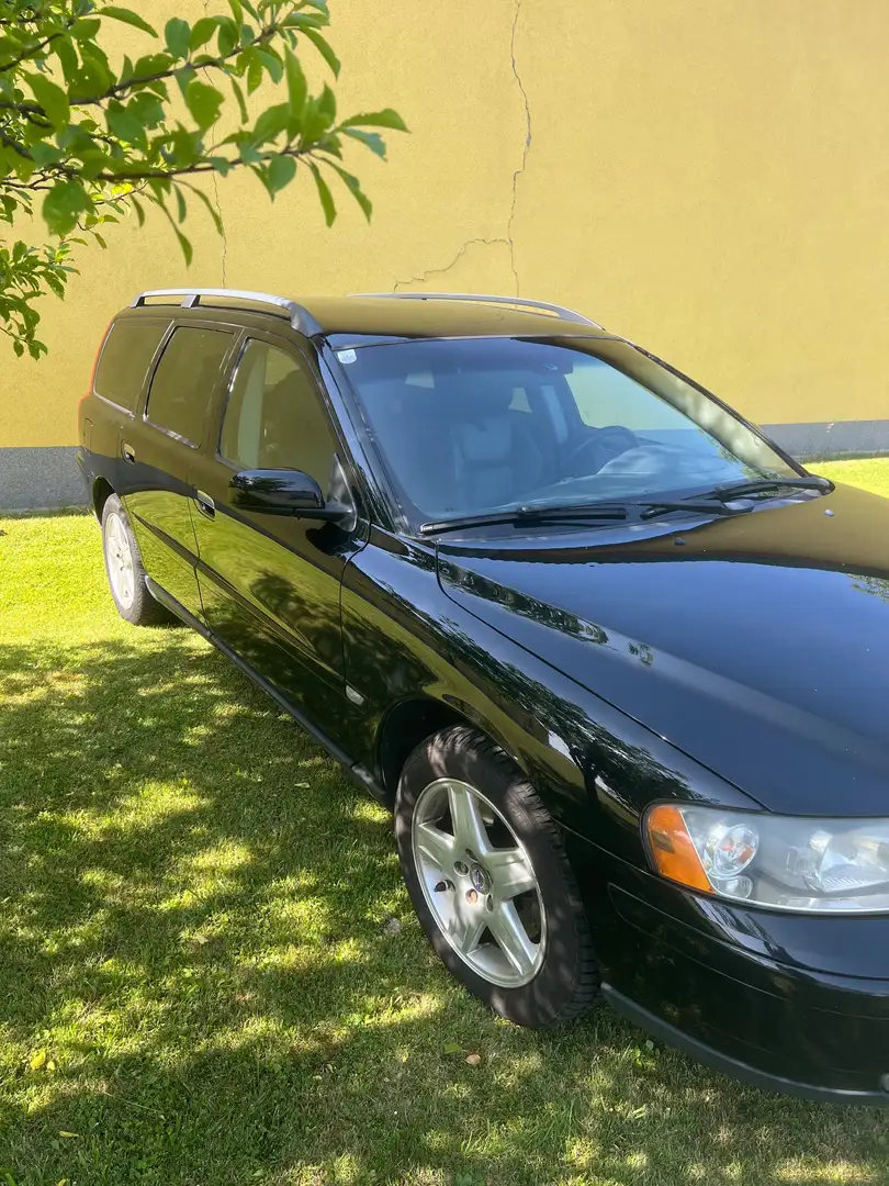 Volvo V70 V70 2,4D Schwarz - 1