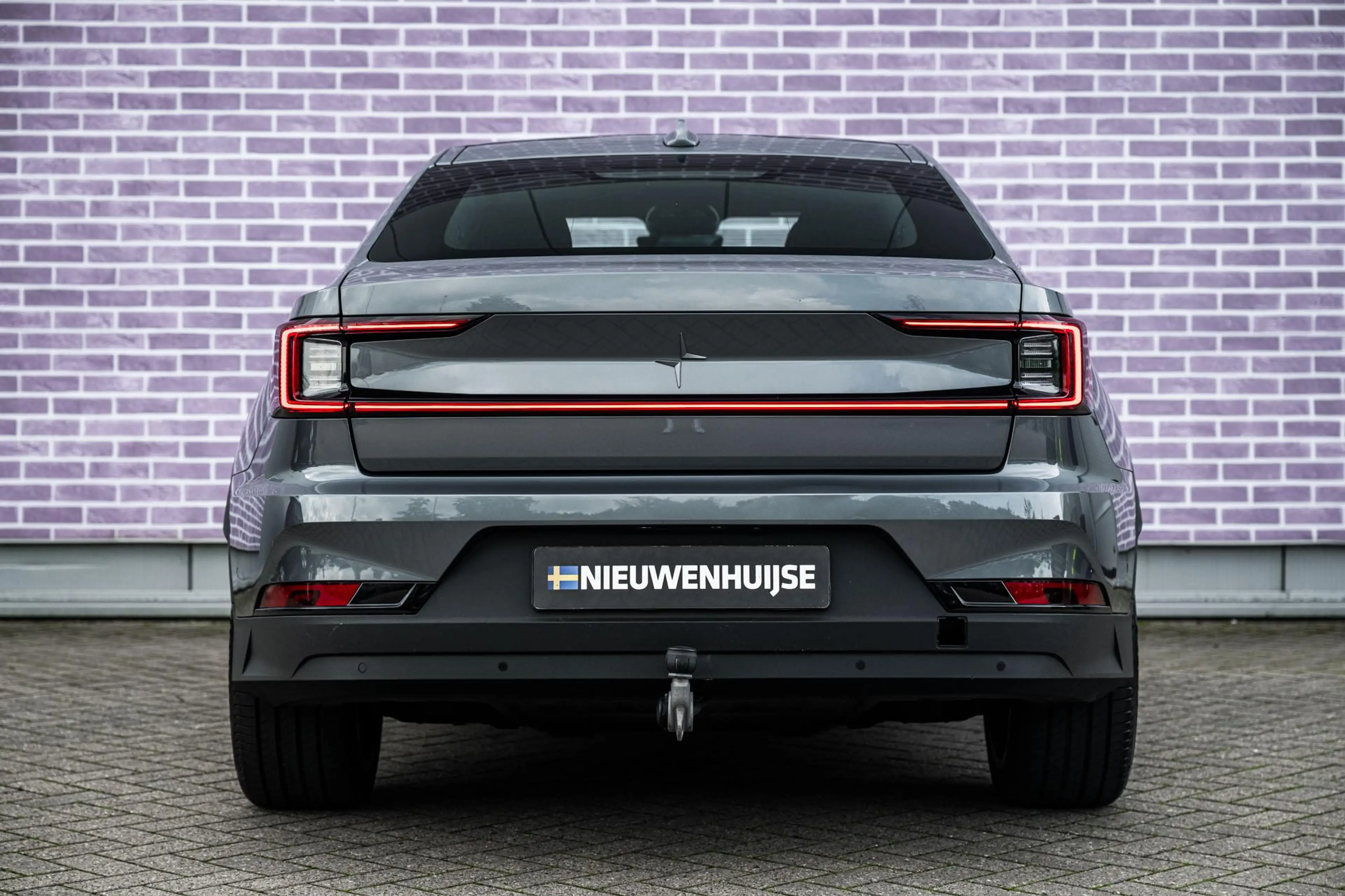 Polestar 2 Long Range Single Motor Plus 82 kWh — photo 10