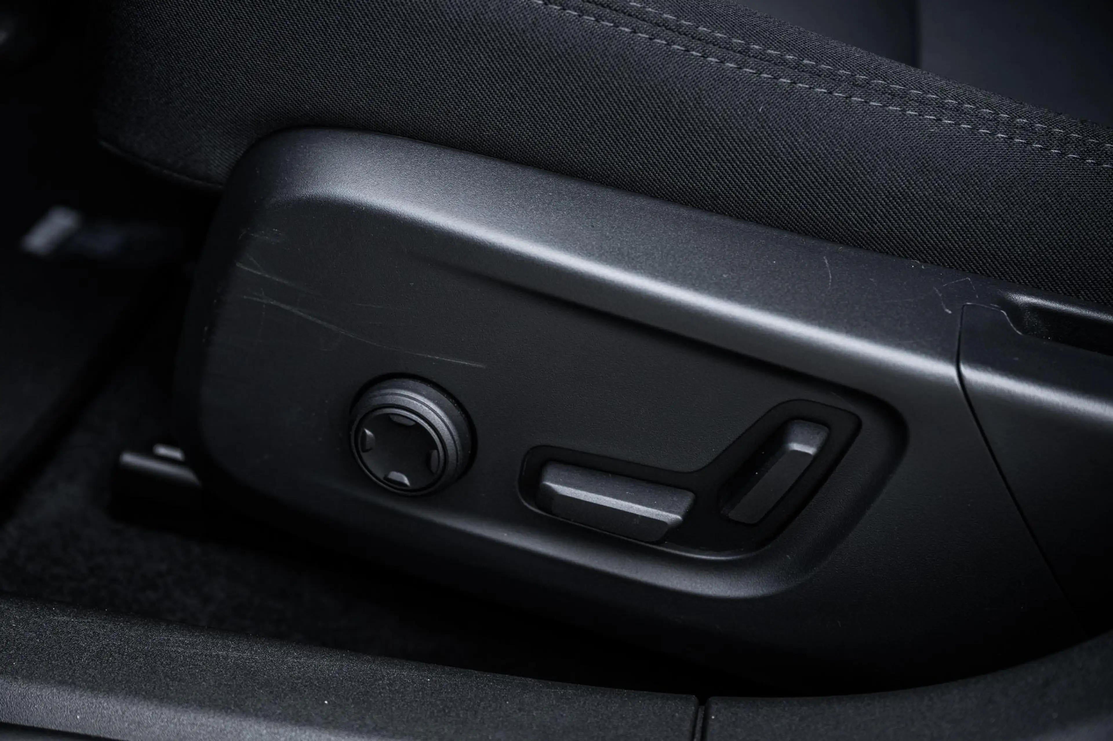 Polestar 2 Long Range Single Motor Plus 82 kWh — photo 7