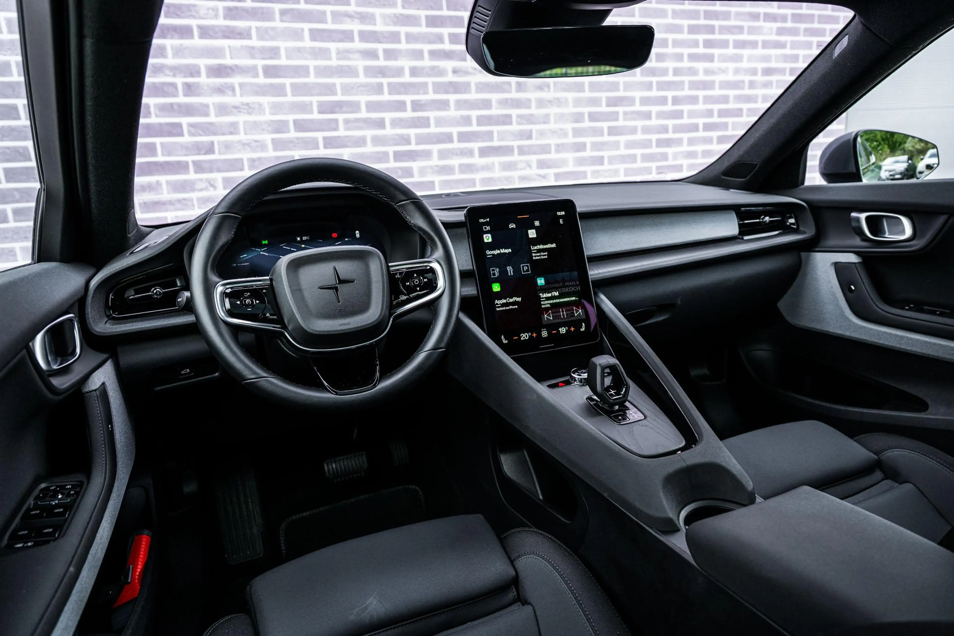 Polestar 2 Long Range Single Motor Plus 82 kWh — photo 11