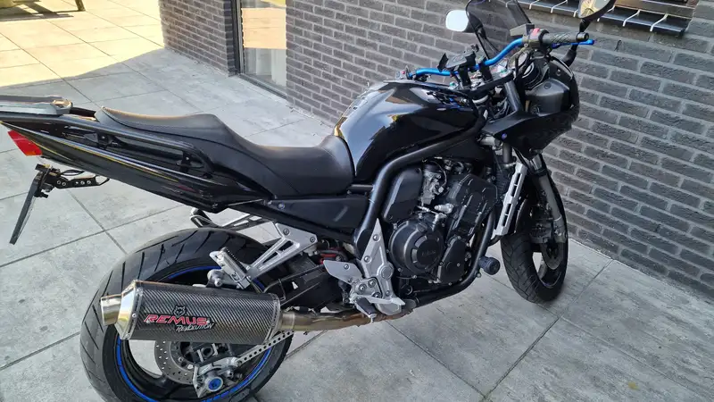 Yamaha FZS 1000 - foto 4