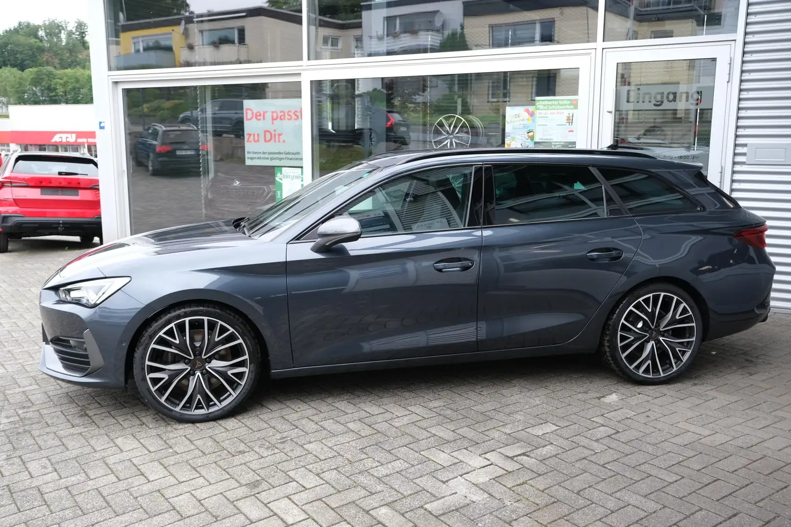 CUPRA Leon Sportstourer 2.0 TSI VZ 4Drive AHK Side-Assist ... Gris - 2