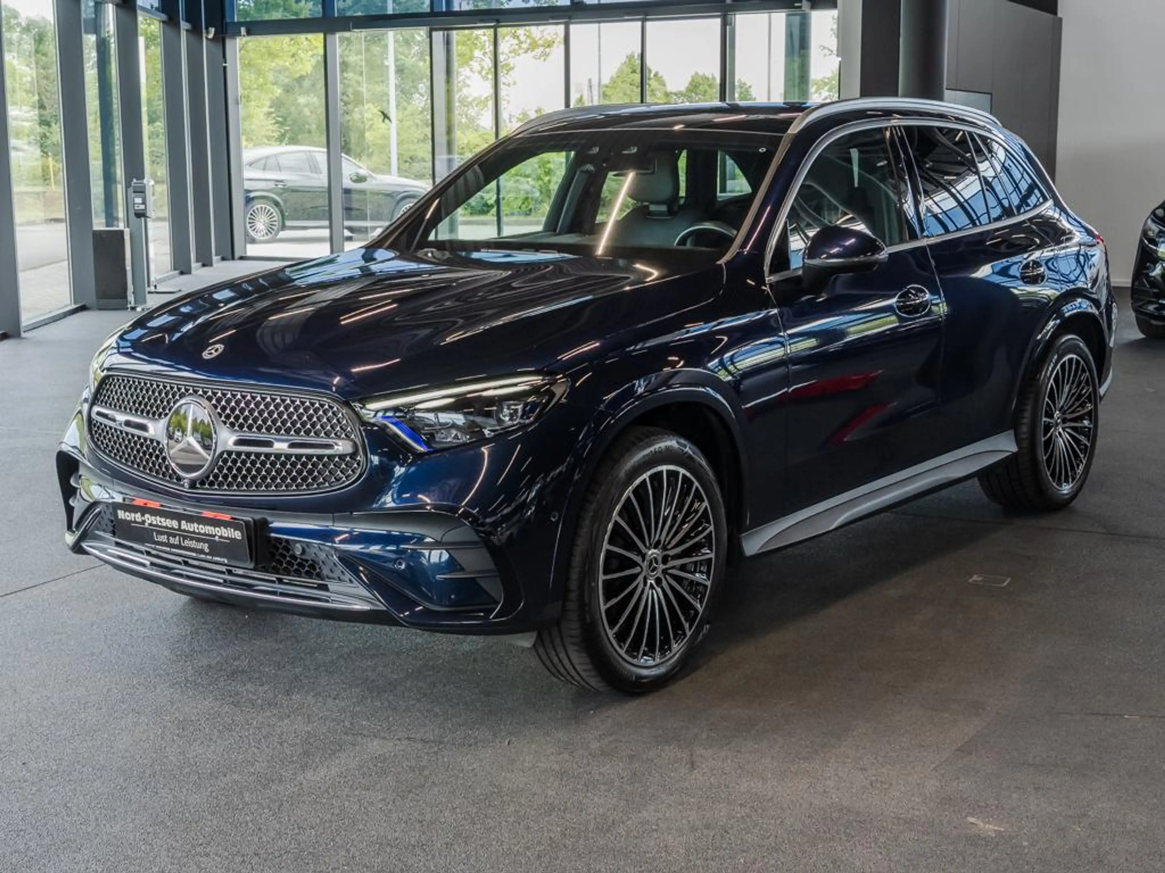 Mercedes-Benz GLC 400 e AMG+ 4M PANO 360 MEMORY BUR NAVI DISTR — photo 8