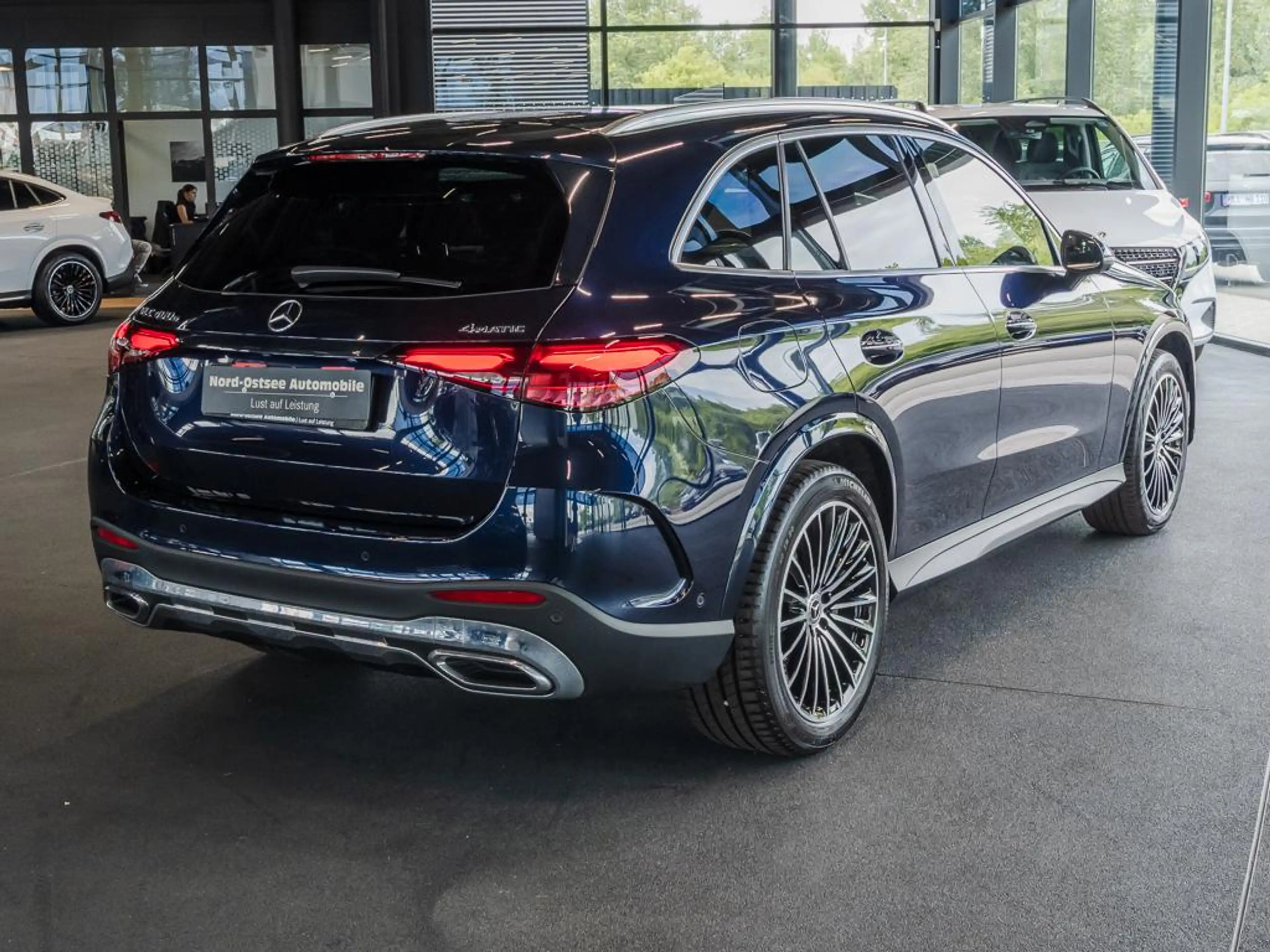 Mercedes-Benz GLC 400 e AMG+ 4M PANO 360 MEMORY BUR NAVI DISTR — photo 6