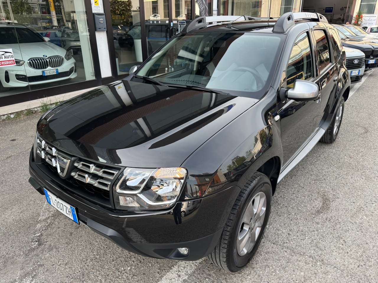 Dacia Duster 1.5 dci Laureate 4x2,UNICO PROP.,NAVY,CLIMA,C.LEGA,VETRI SCURI