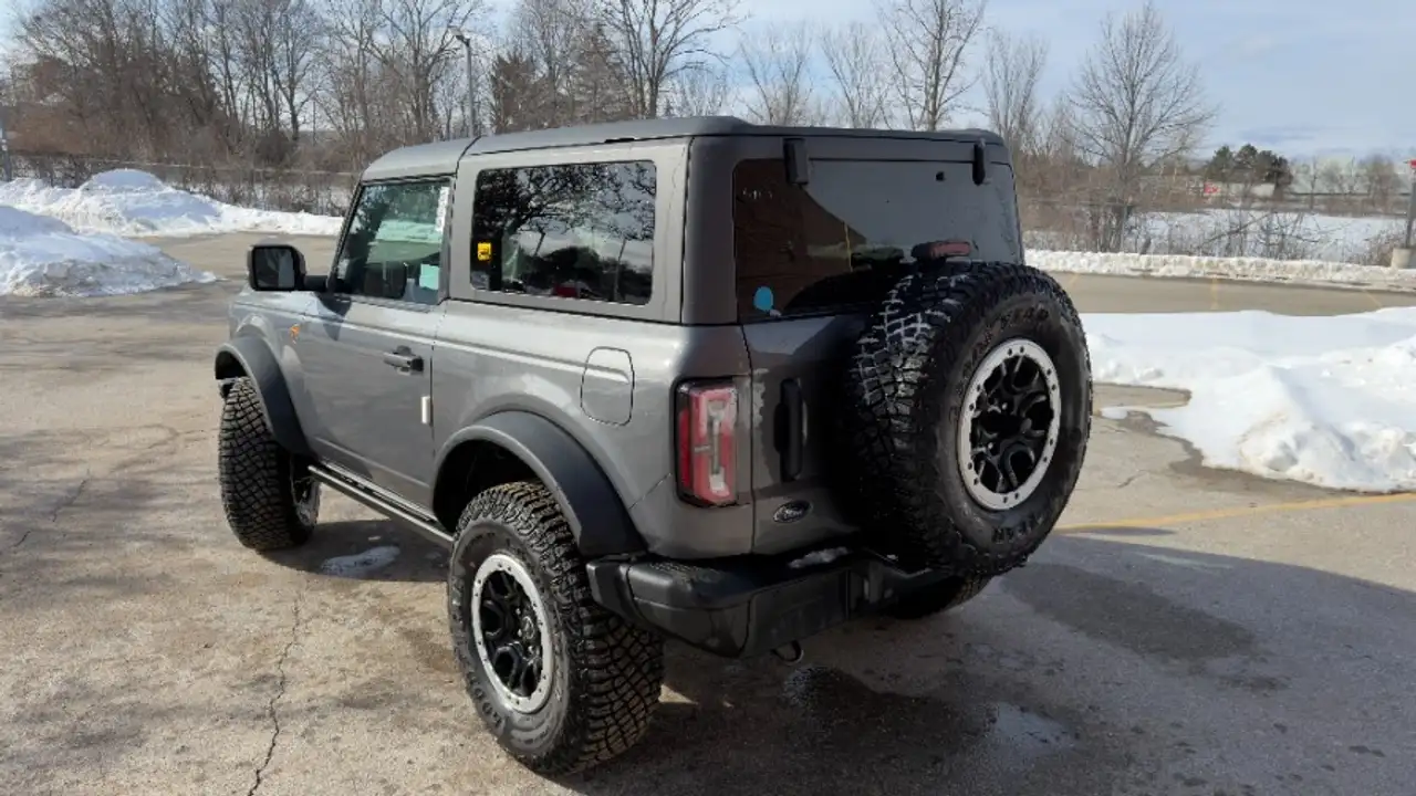 Ford Bronco photo Ford Bronco