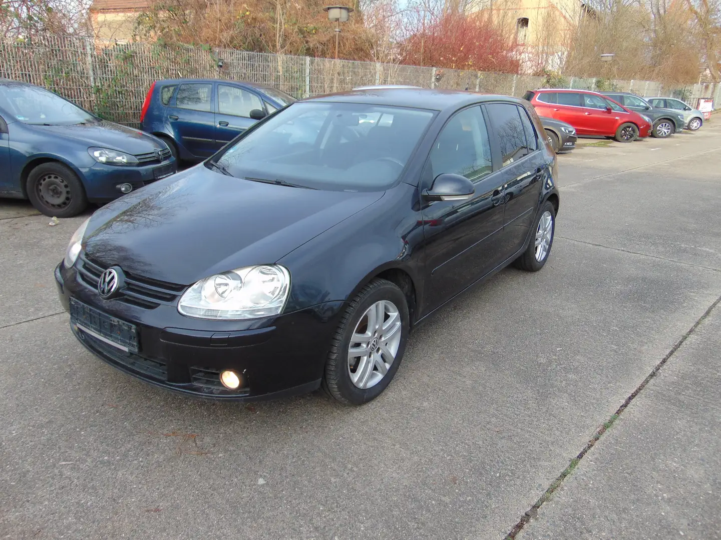 Volkswagen Golf V Tour/Klimaautomatik/SHZ/gepflegt/kein Rost Schwarz - 1