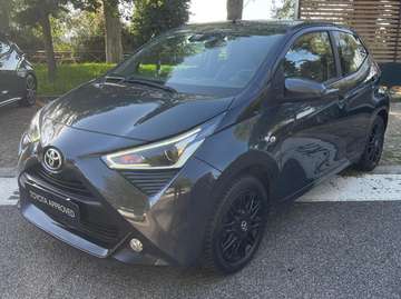 Aygo II 2018 5p 5p 1.0 x-play m-mt 72cv