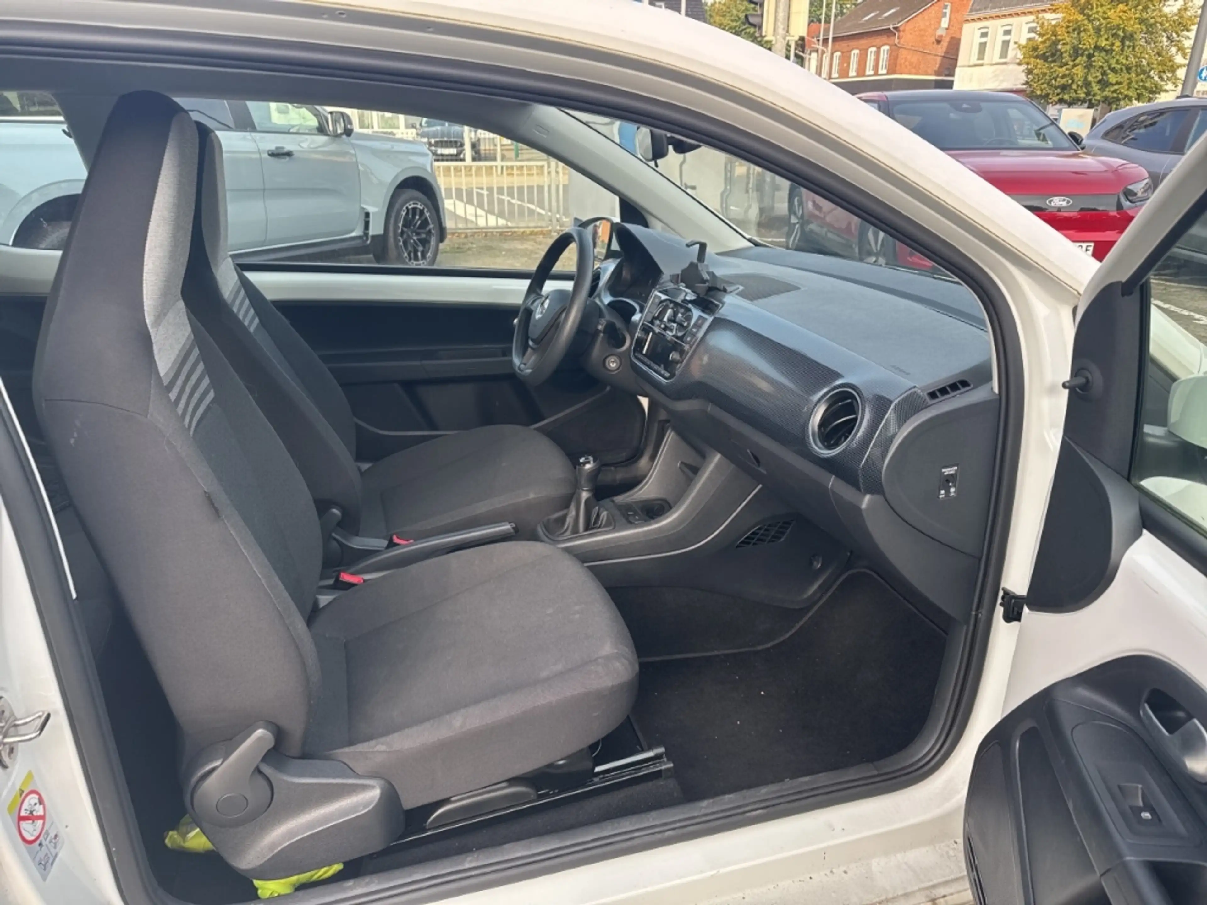 Volkswagen up! MOVE UP !  KLIMA / BLUETOOTH / DAB / LED-TAGFAHRLI — photo 12
