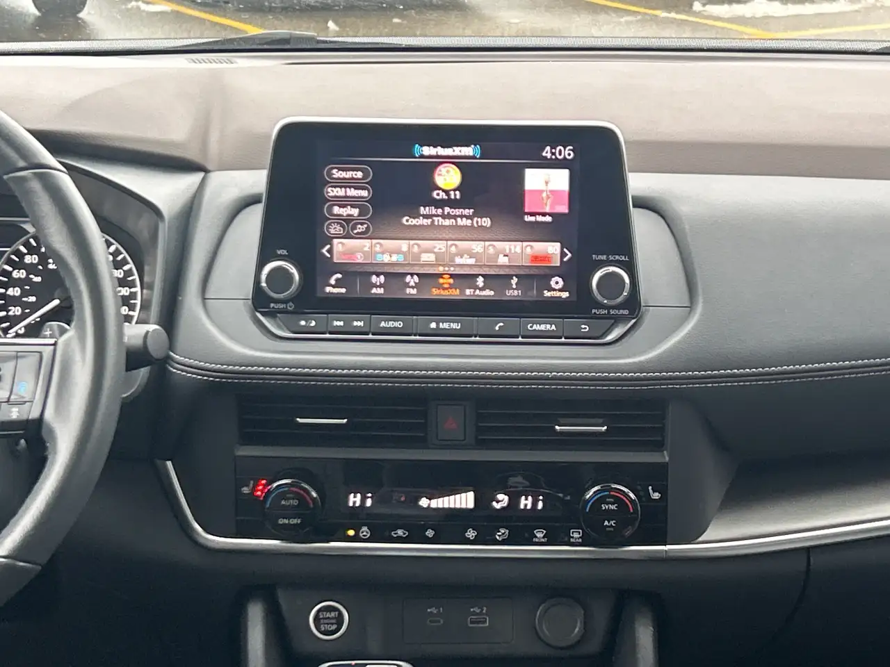 Nissan Rogue снимка Nissan Rogue