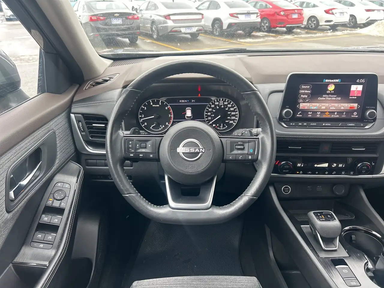 Nissan Rogue снимка Nissan Rogue