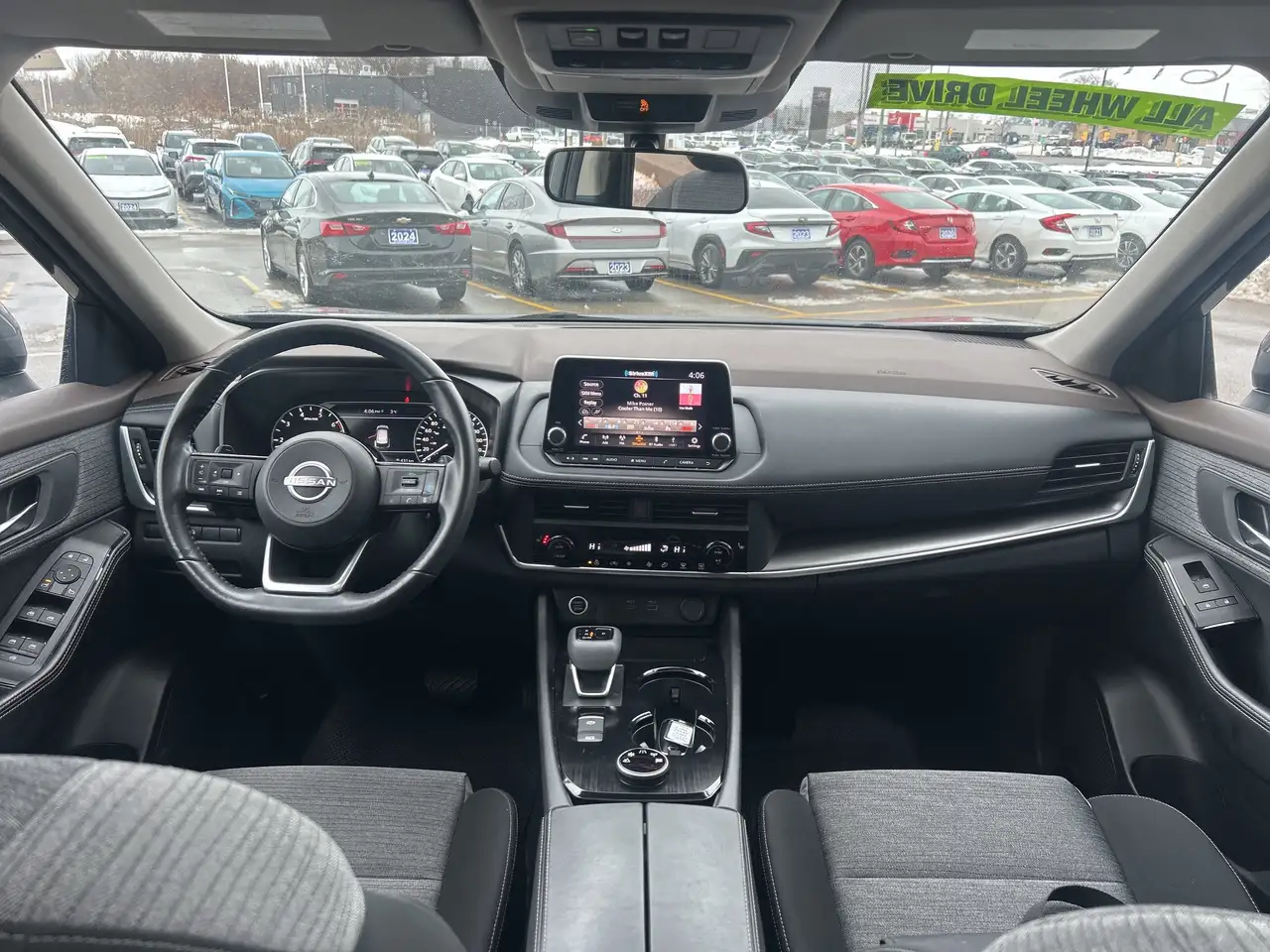 Nissan Rogue снимка Nissan Rogue