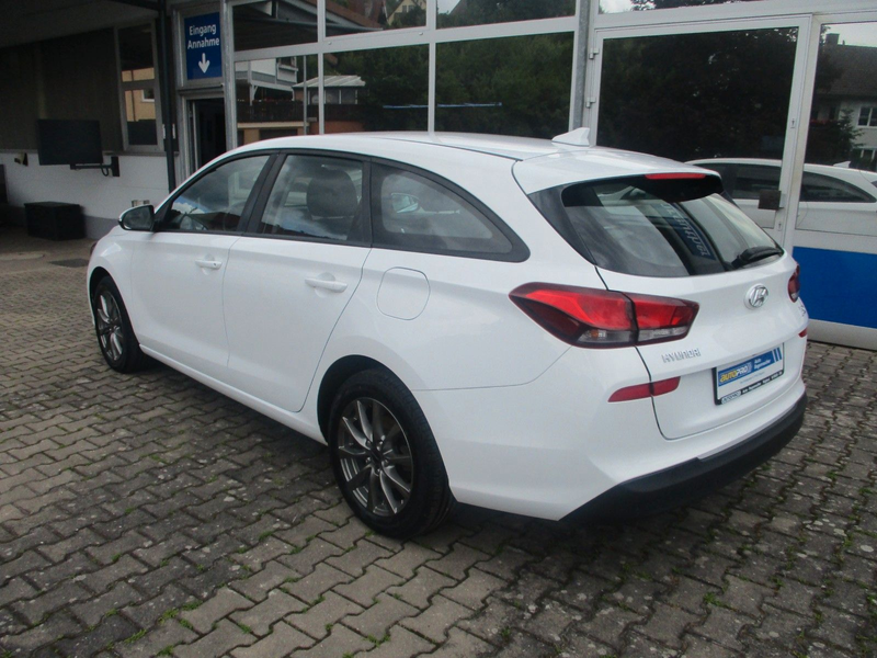 Hyundai i30 cw Pure+Navi+Kamera — photo 4