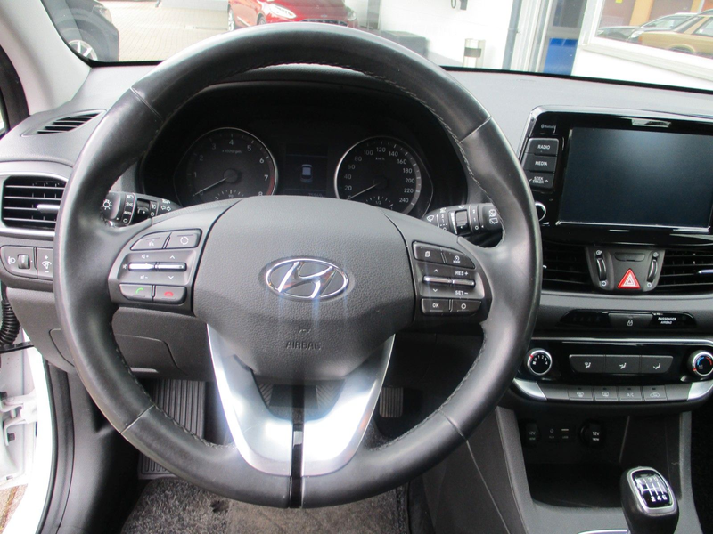 Hyundai i30 cw Pure+Navi+Kamera — photo 13