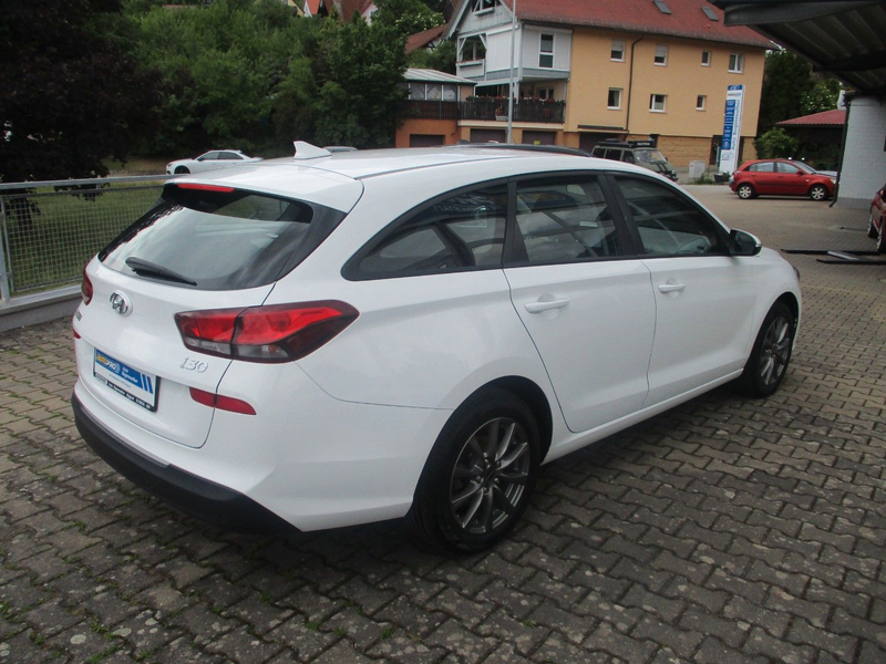 Hyundai i30 cw Pure+Navi+Kamera — photo 6