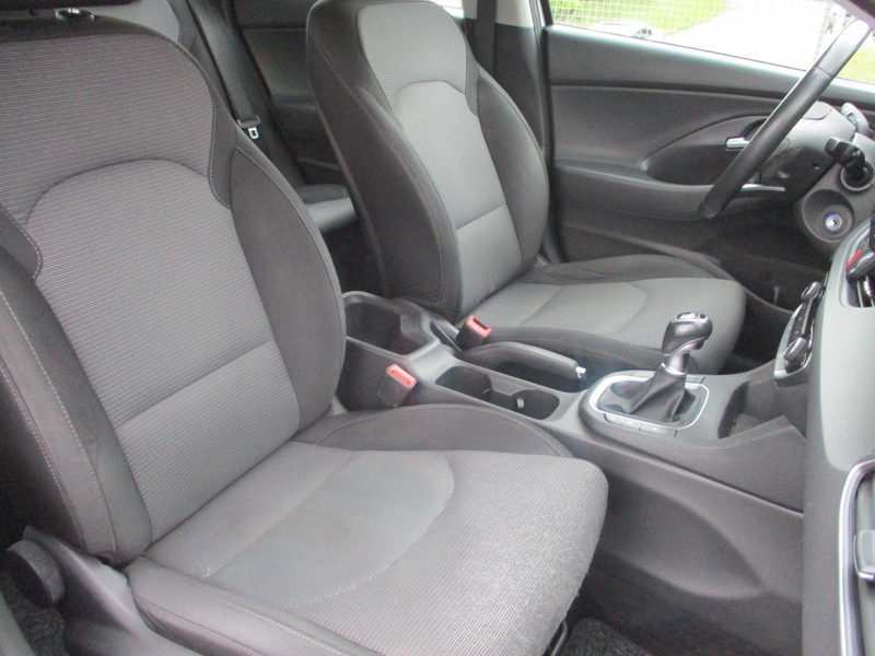 Hyundai i30 cw Pure+Navi+Kamera — photo 9
