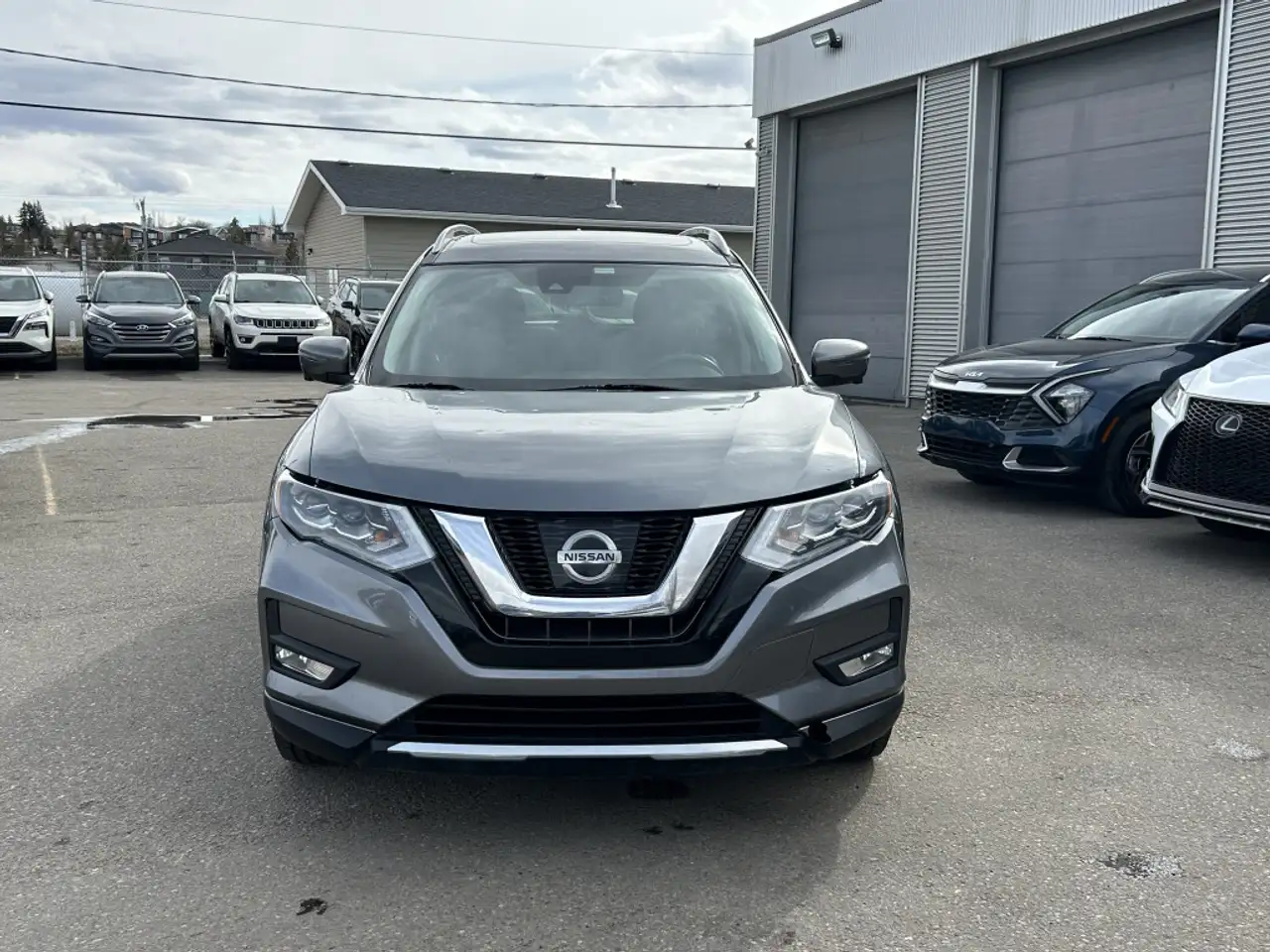 Nissan Rogue снимка Nissan Rogue