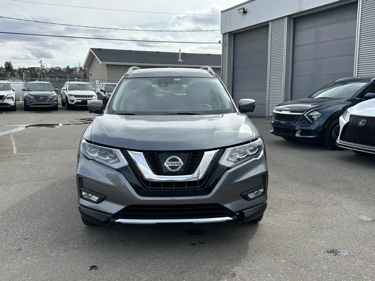 Nissan Rogue снимка Nissan Rogue