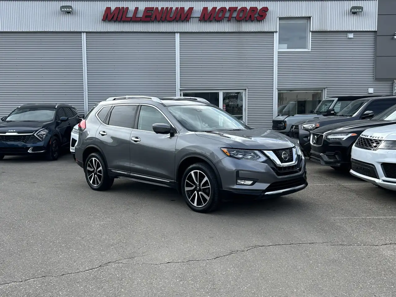 Nissan Rogue снимка Nissan Rogue
