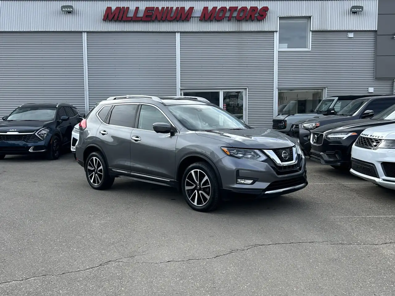 Nissan Rogue снимка Nissan Rogue