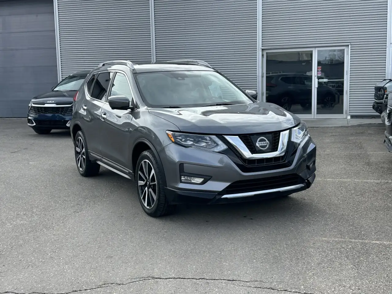 Nissan Rogue снимка Nissan Rogue