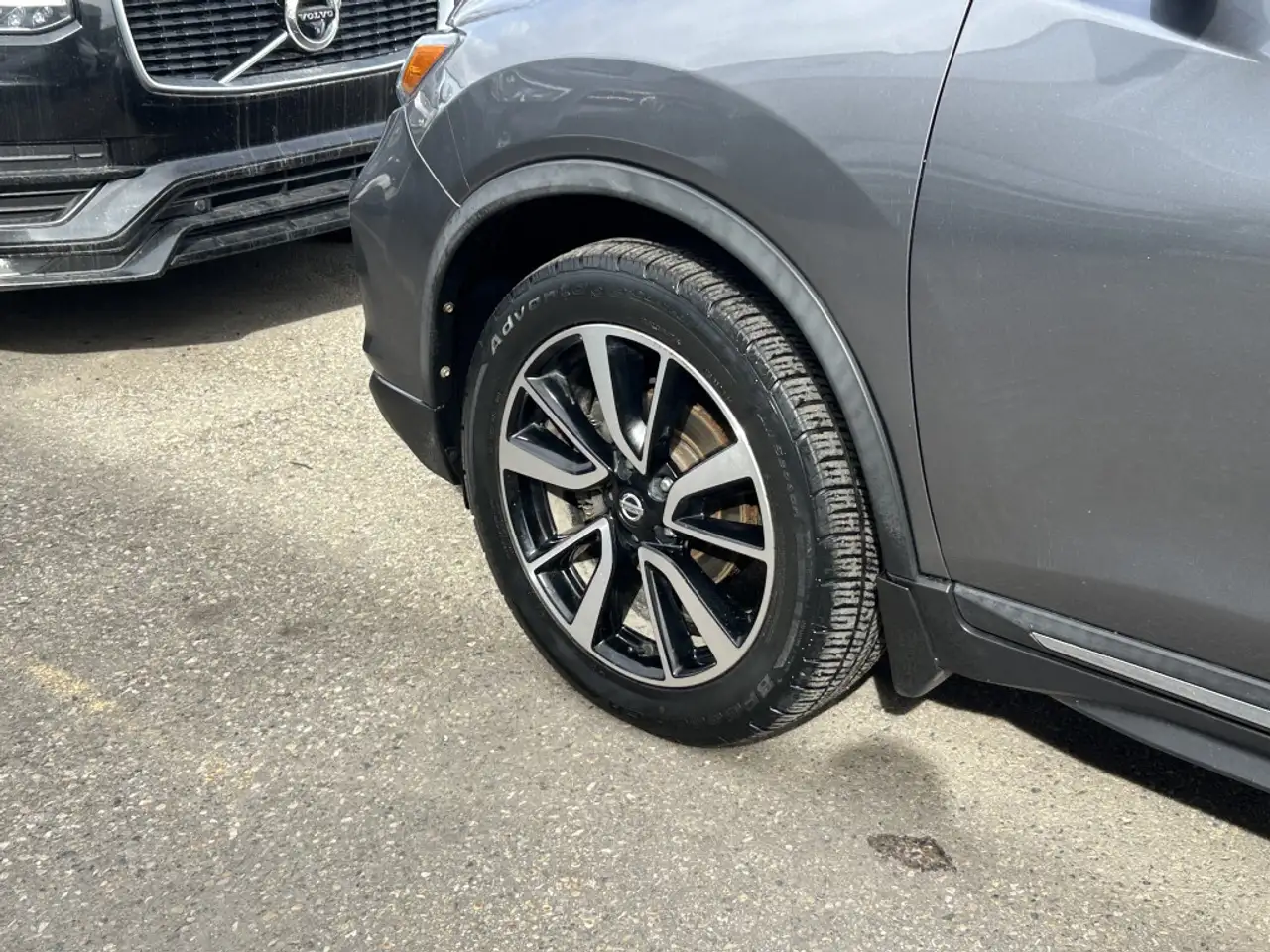 Nissan Rogue снимка Nissan Rogue