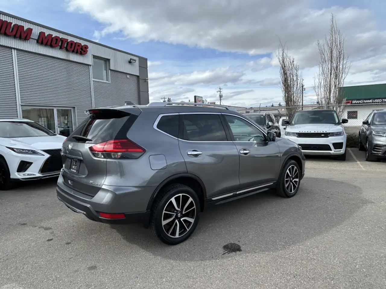 Nissan Rogue снимка Nissan Rogue