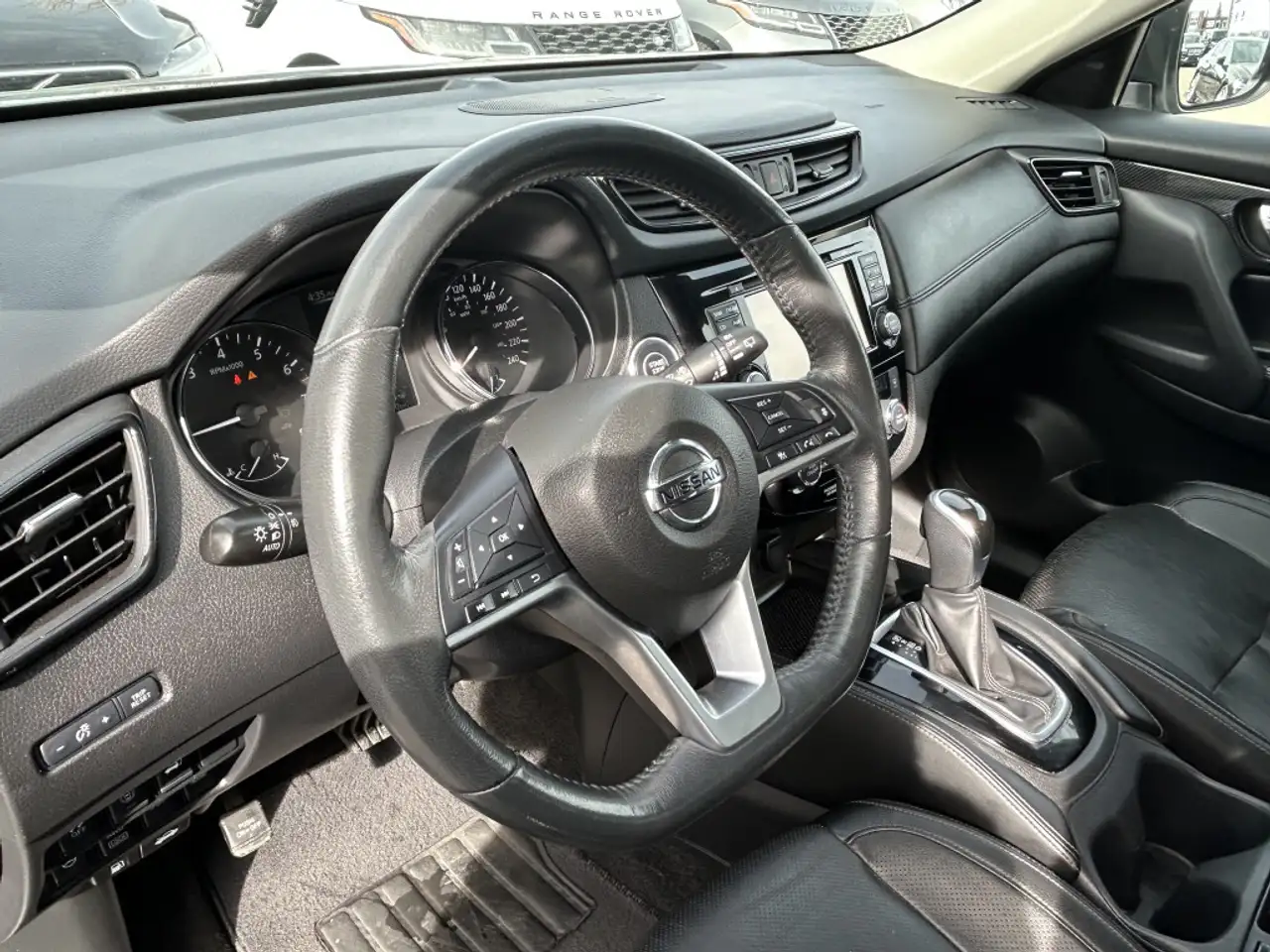 Nissan Rogue снимка Nissan Rogue