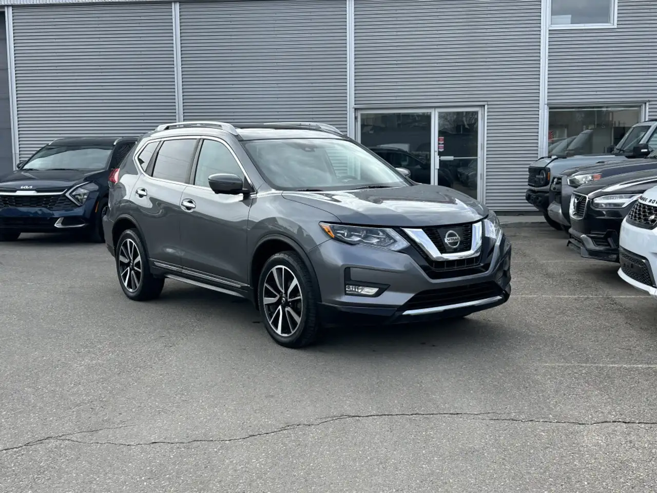 Nissan Rogue снимка Nissan Rogue