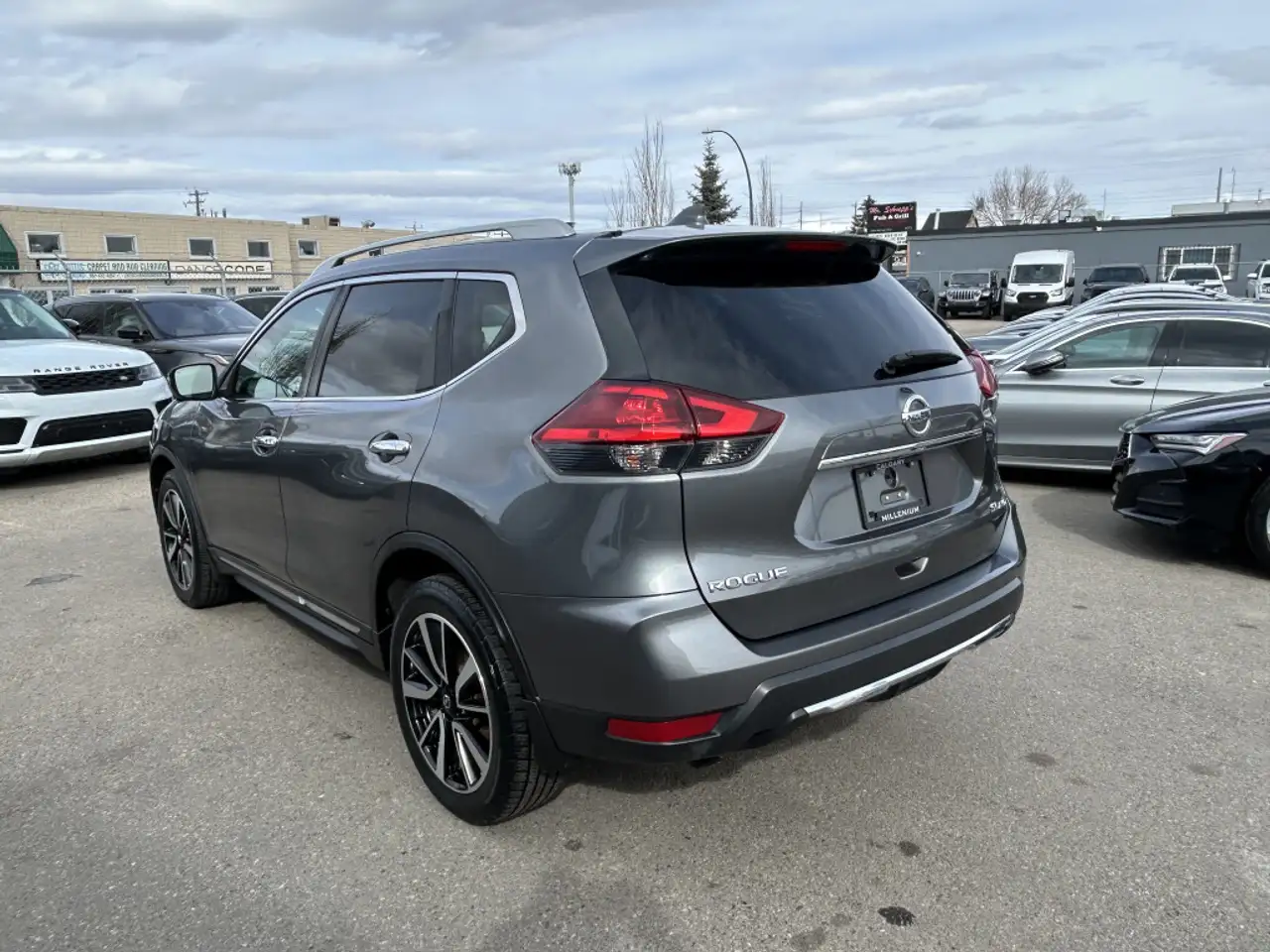 Nissan Rogue снимка Nissan Rogue