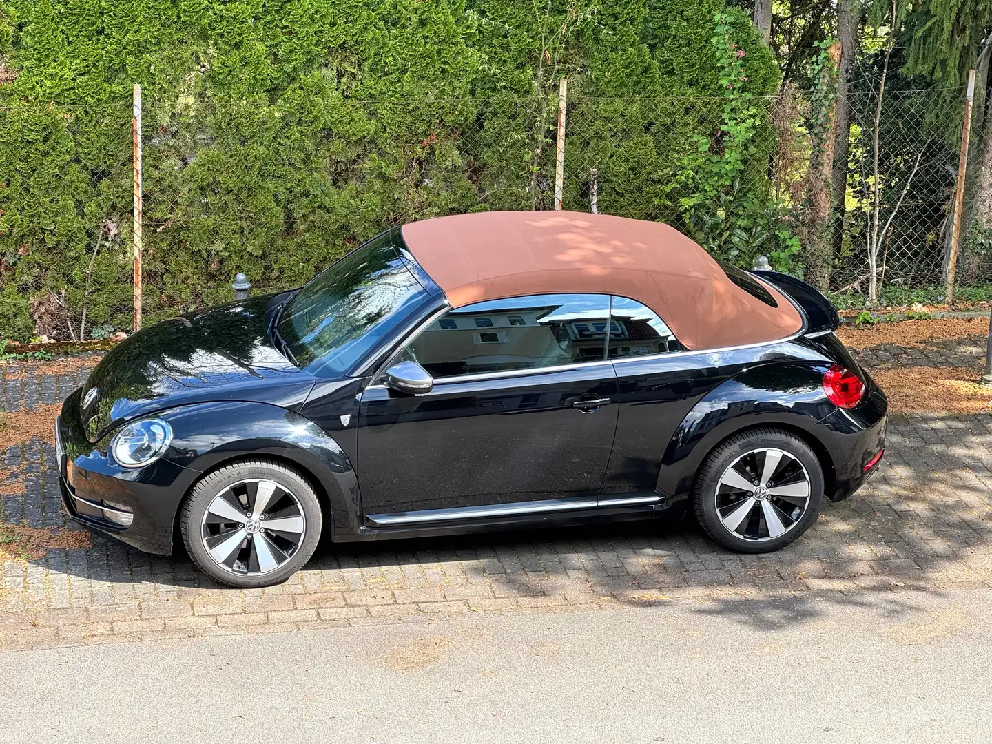 Volkswagen Beetle Beetle Cabriolet 1.2 TSI BlueMotion Karmann Schwarz - 1