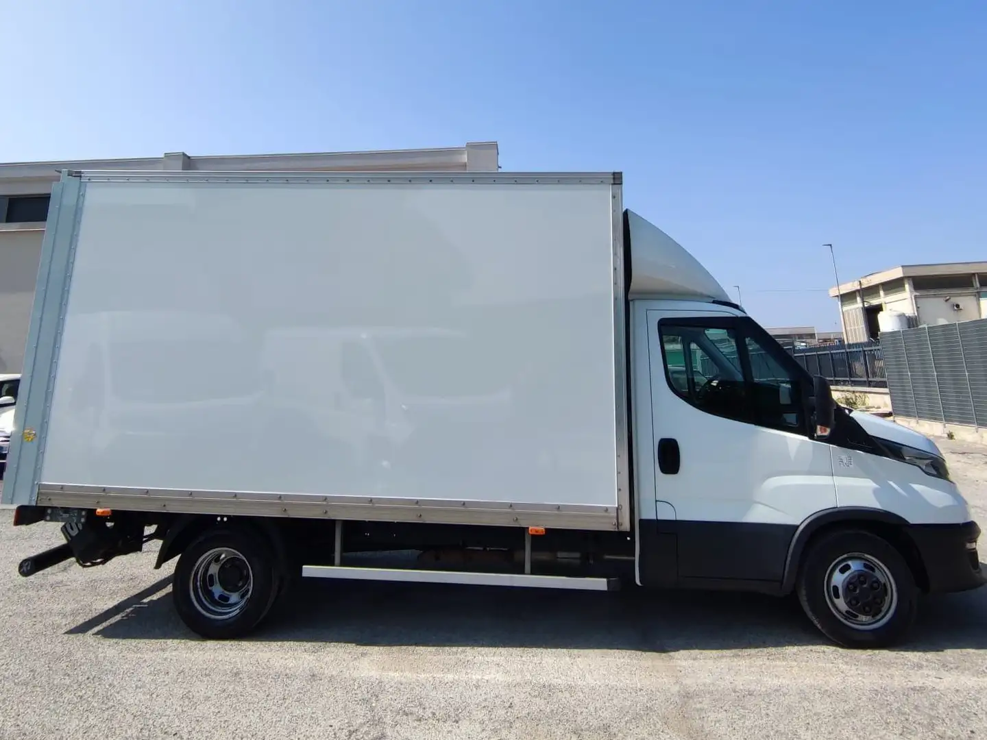 Iveco DAILY 35C16 BOX CON SPONDA - 2020 Wit - 2