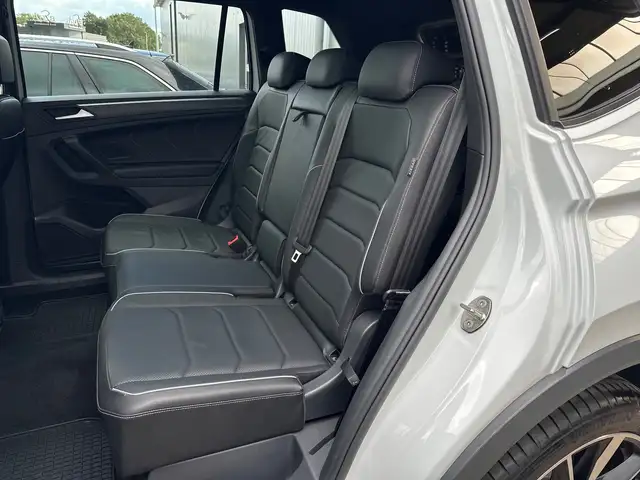 Volkswagen Tiguan Allspace view 11