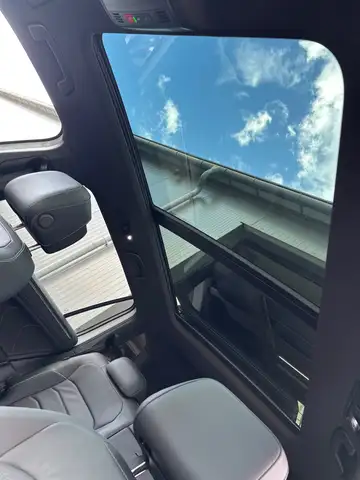 Volkswagen Tiguan Allspace view 10