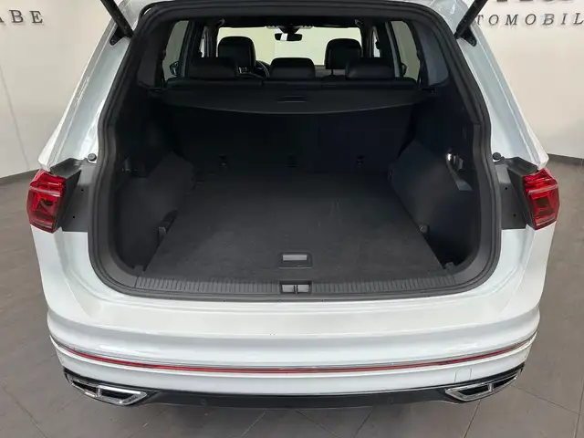 Volkswagen Tiguan Allspace view 6
