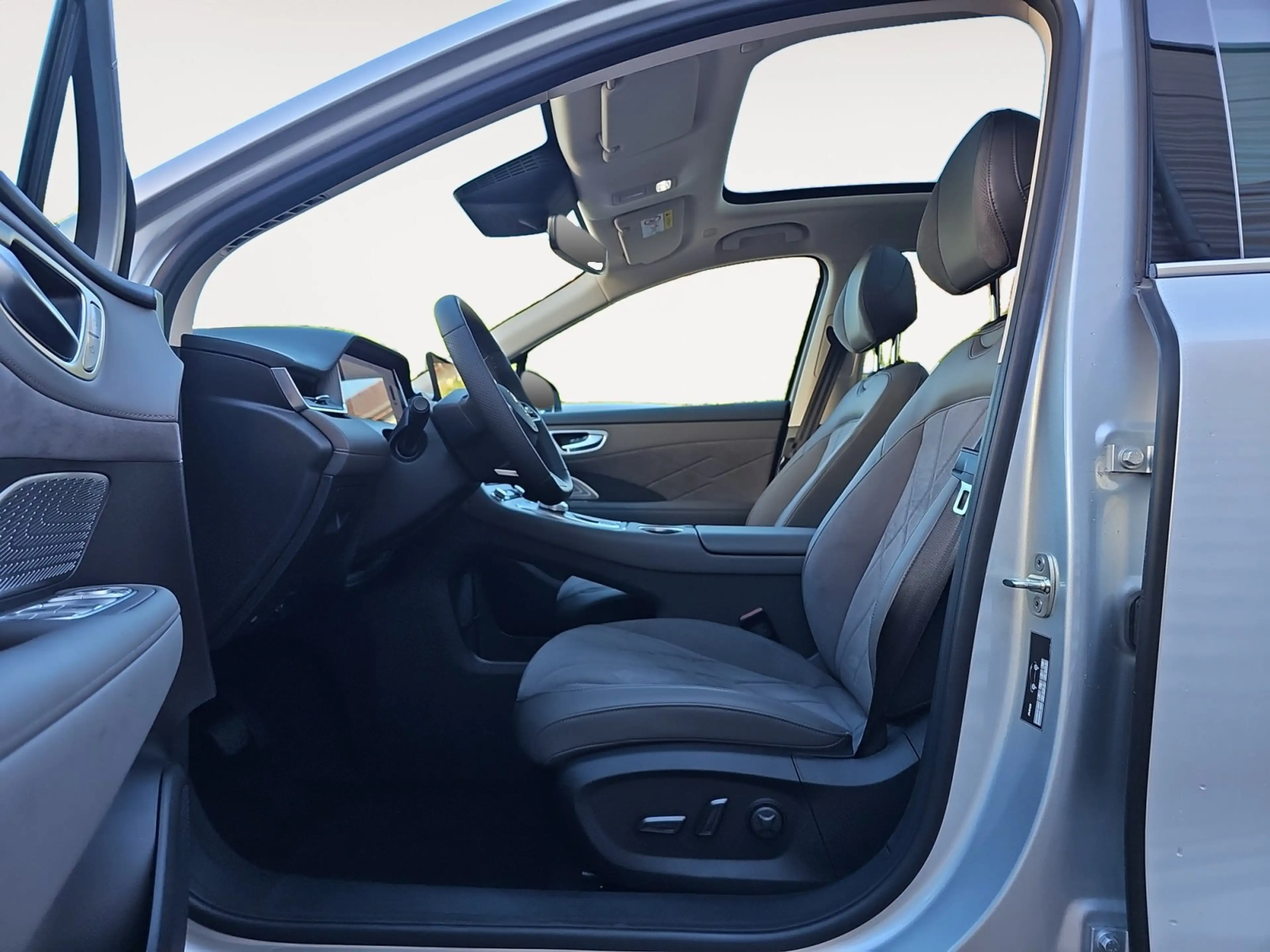 MG MGS6 EV S6 EV Luxury 360 4xSHZ ACC AUT Bel.Sitz PANO — photo 7