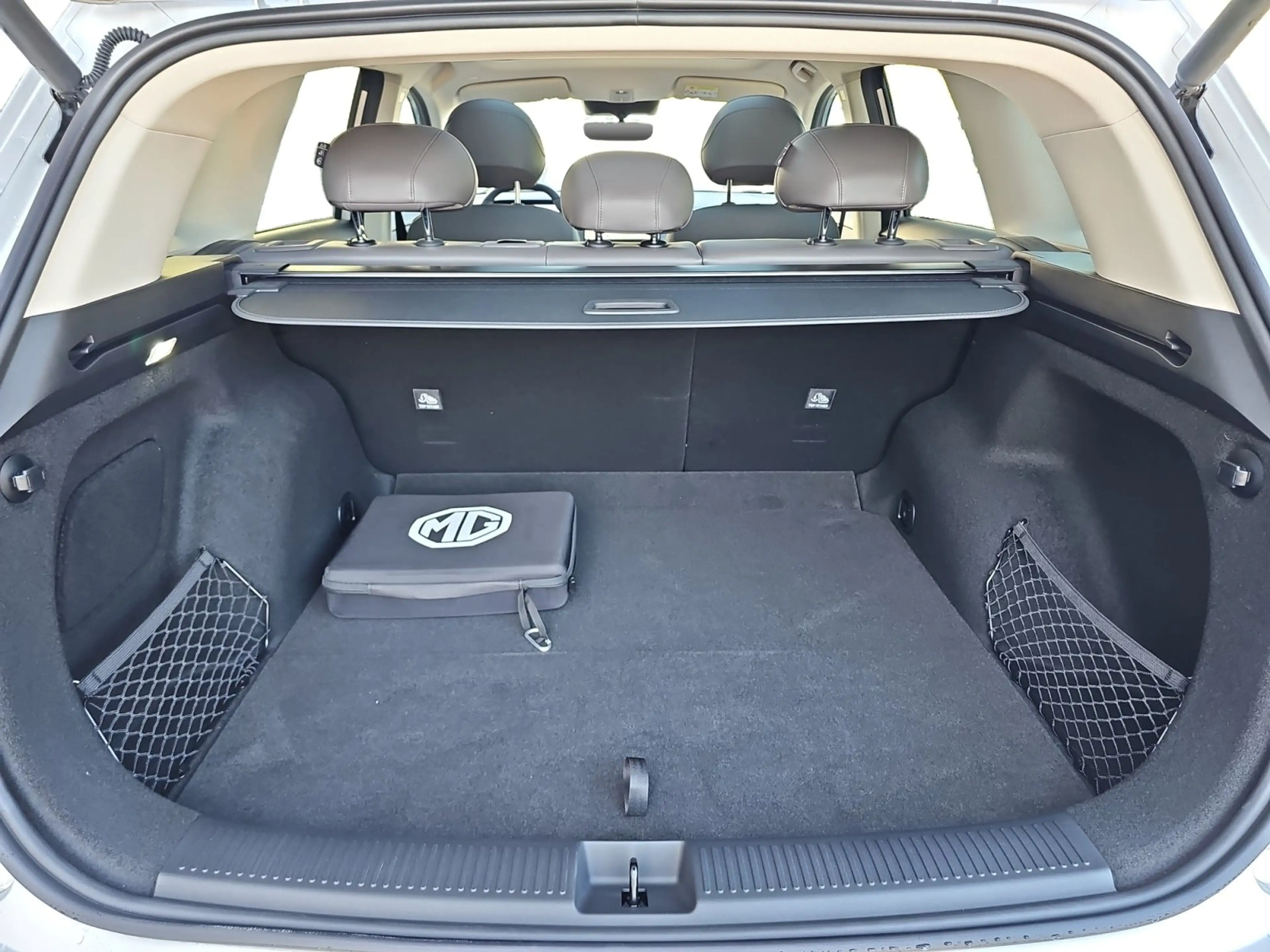 MG MGS6 EV S6 EV Luxury 360 4xSHZ ACC AUT Bel.Sitz PANO — photo 15