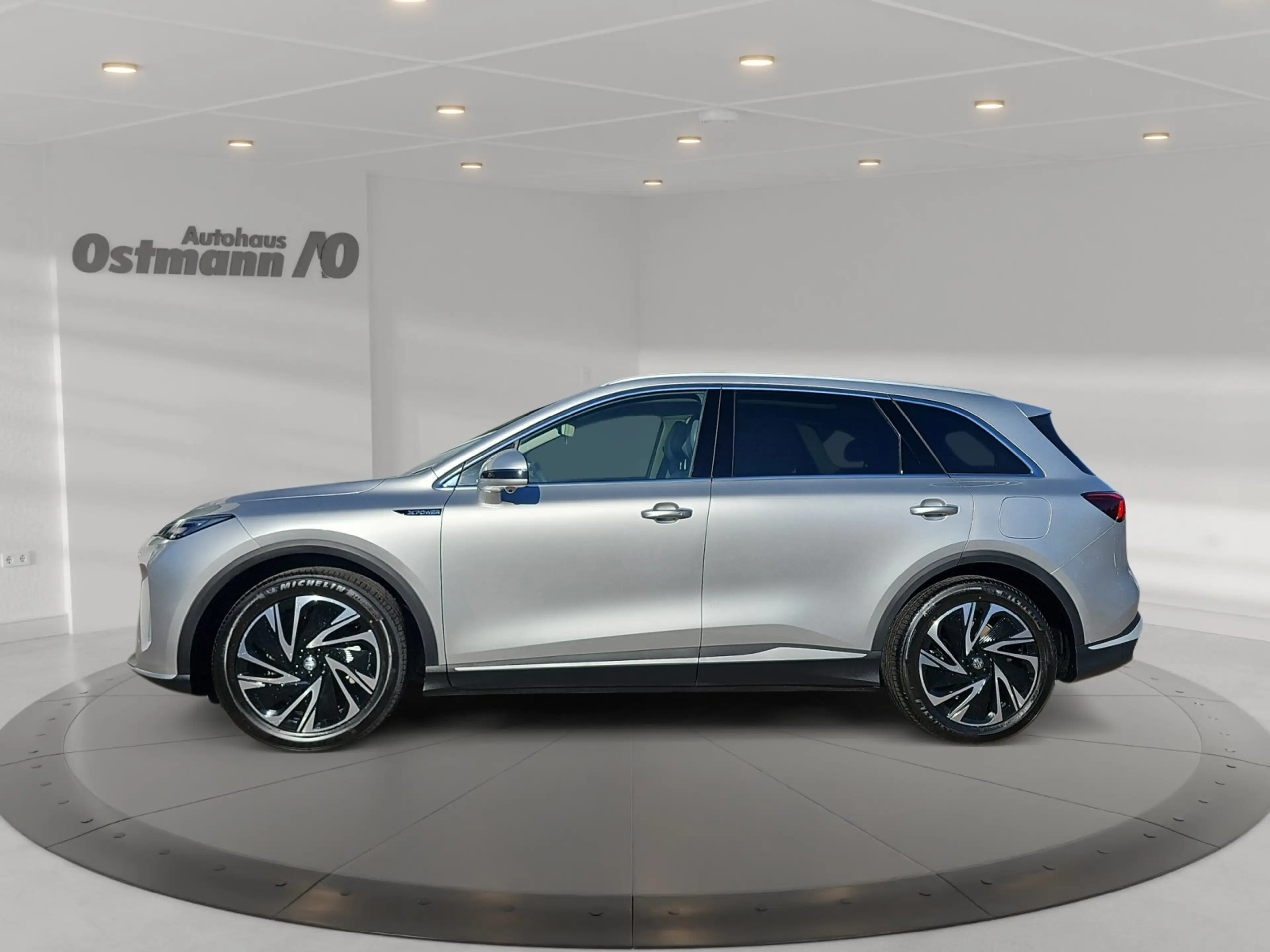 MG MGS6 EV S6 EV Luxury 360 4xSHZ ACC AUT Bel.Sitz PANO — photo 2