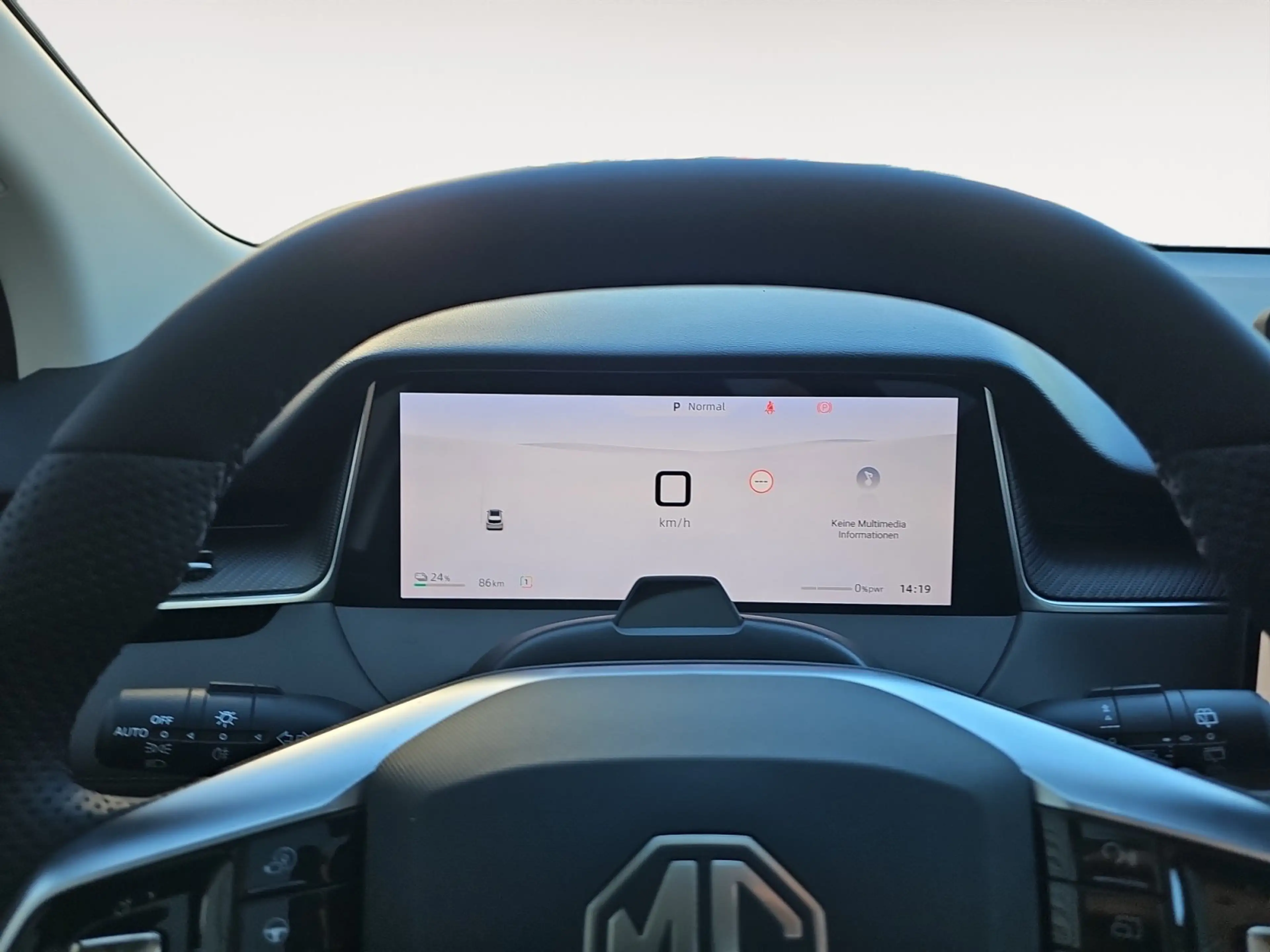 MG MGS6 EV S6 EV Luxury 360 4xSHZ ACC AUT Bel.Sitz PANO — photo 12