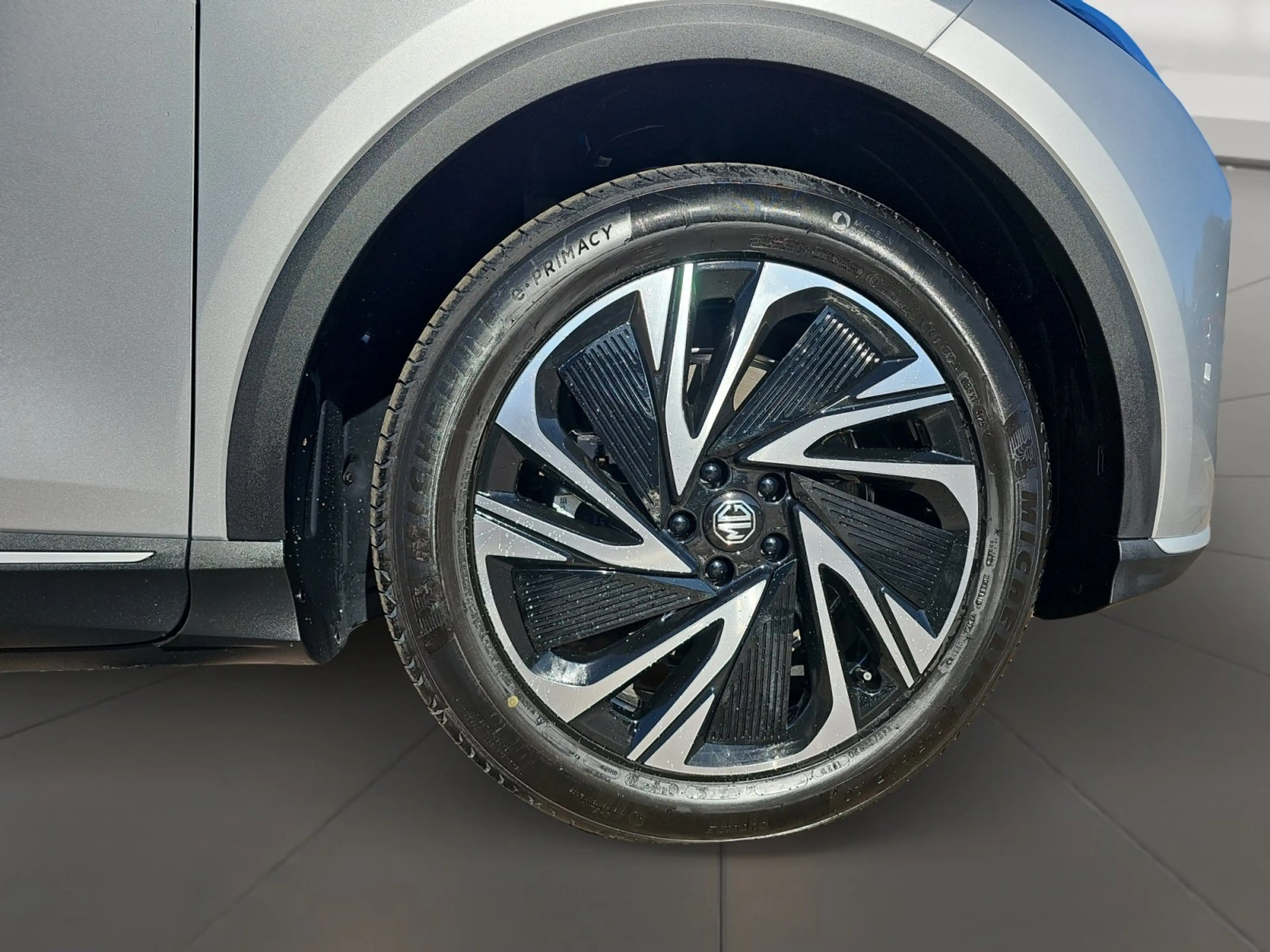 MG MGS6 EV S6 EV Luxury 360 4xSHZ ACC AUT Bel.Sitz PANO — photo 6