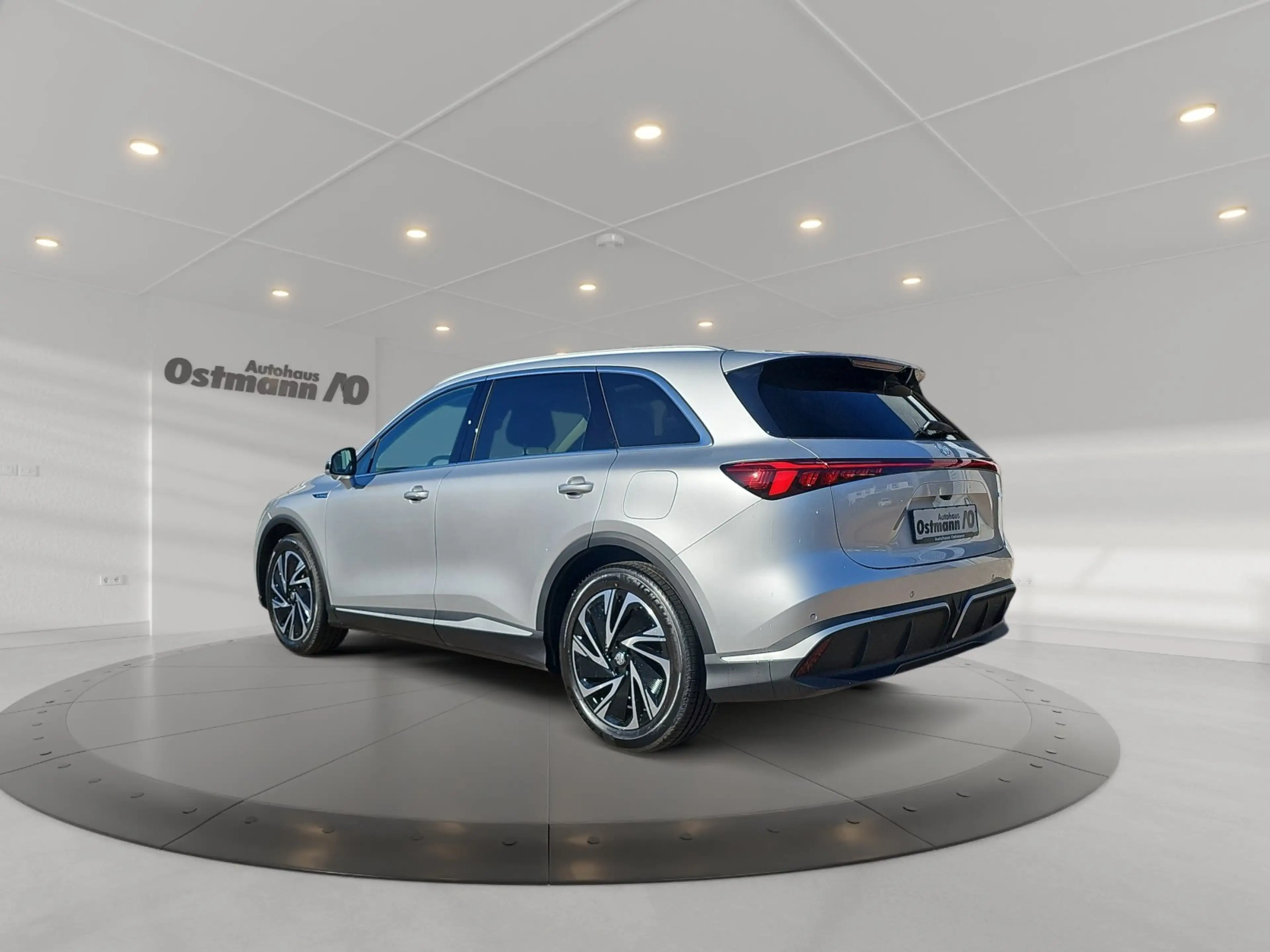 MG MGS6 EV S6 EV Luxury 360 4xSHZ ACC AUT Bel.Sitz PANO — photo 3