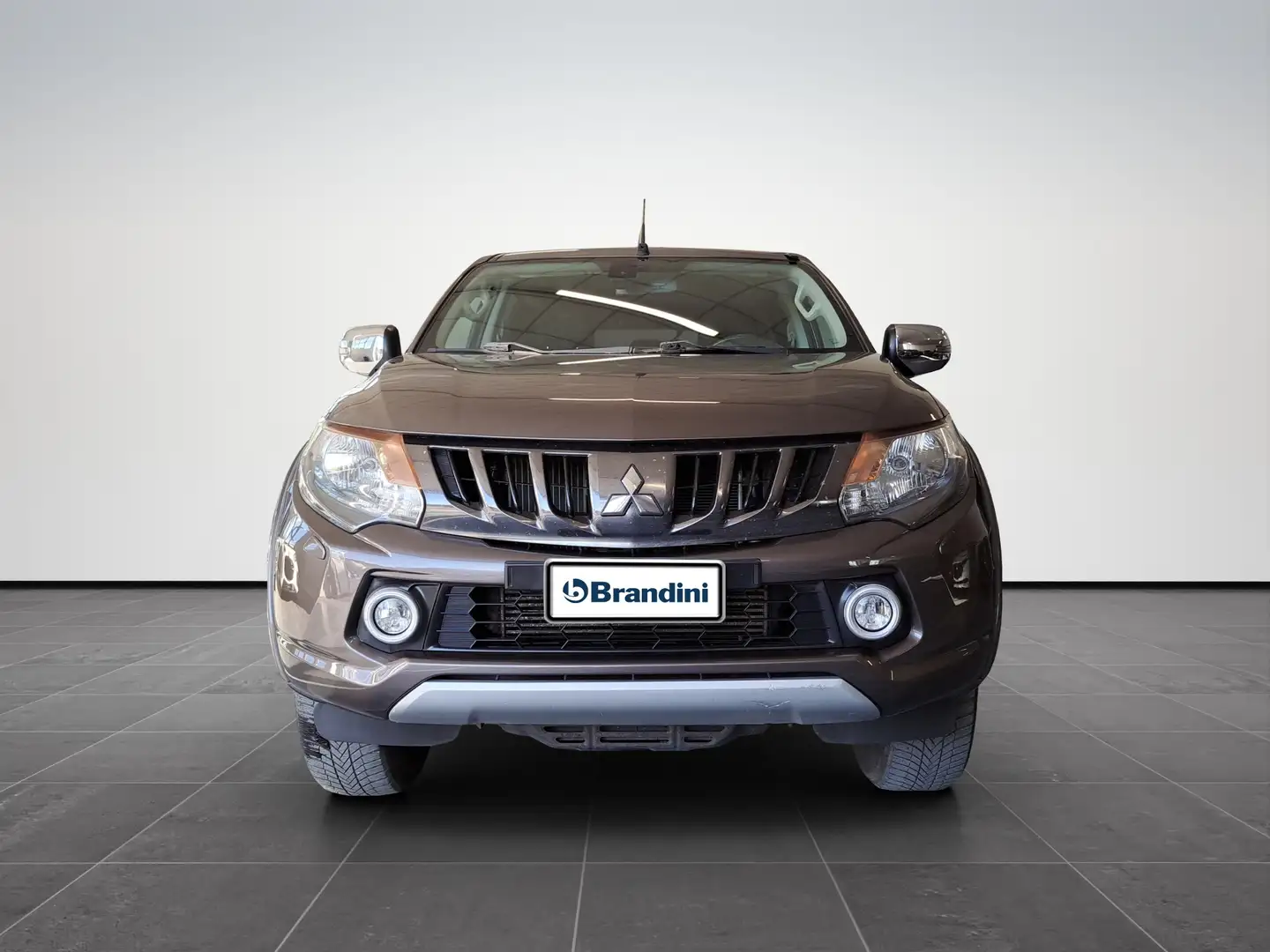 Mitsubishi L200 d.cab 2.4d Intense Diamond Pack 4wd 181cv auto N1 Bronze - 2