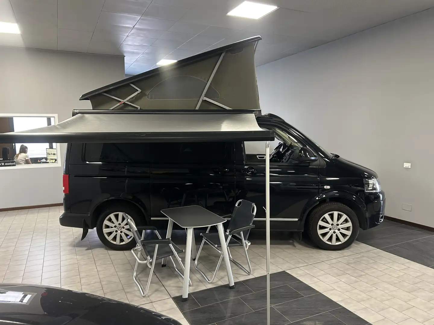 Volkswagen T5 California Comfortline “ Imm. Camper Mobili al Interno “ Negro - 2