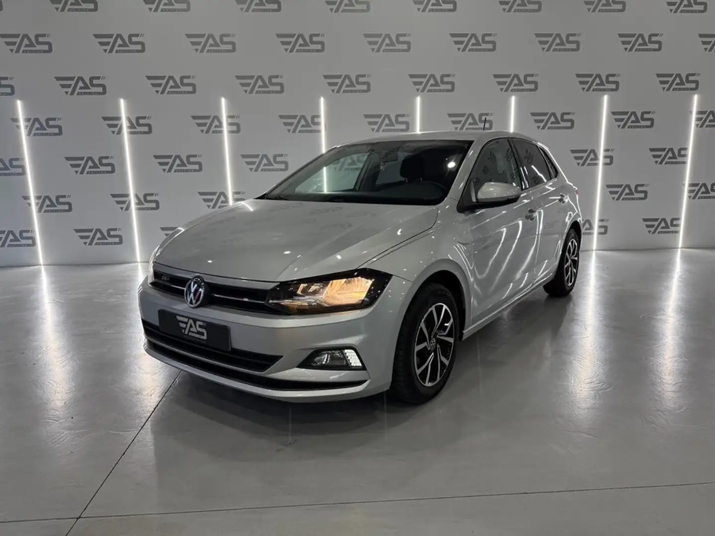 Volkswagen Polo 1.0 BMT A- 55kW Gris - 1