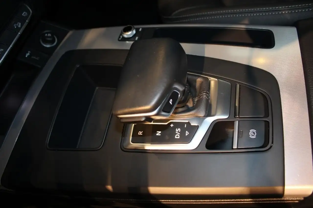 Audi Q5 снимка Audi Q5