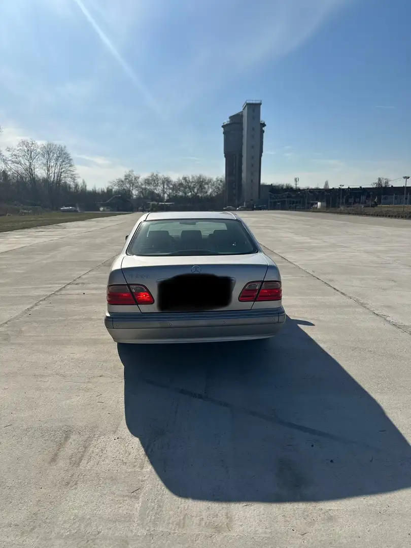 Mercedes-Benz E 280 4-Matic Avantgarde - 2