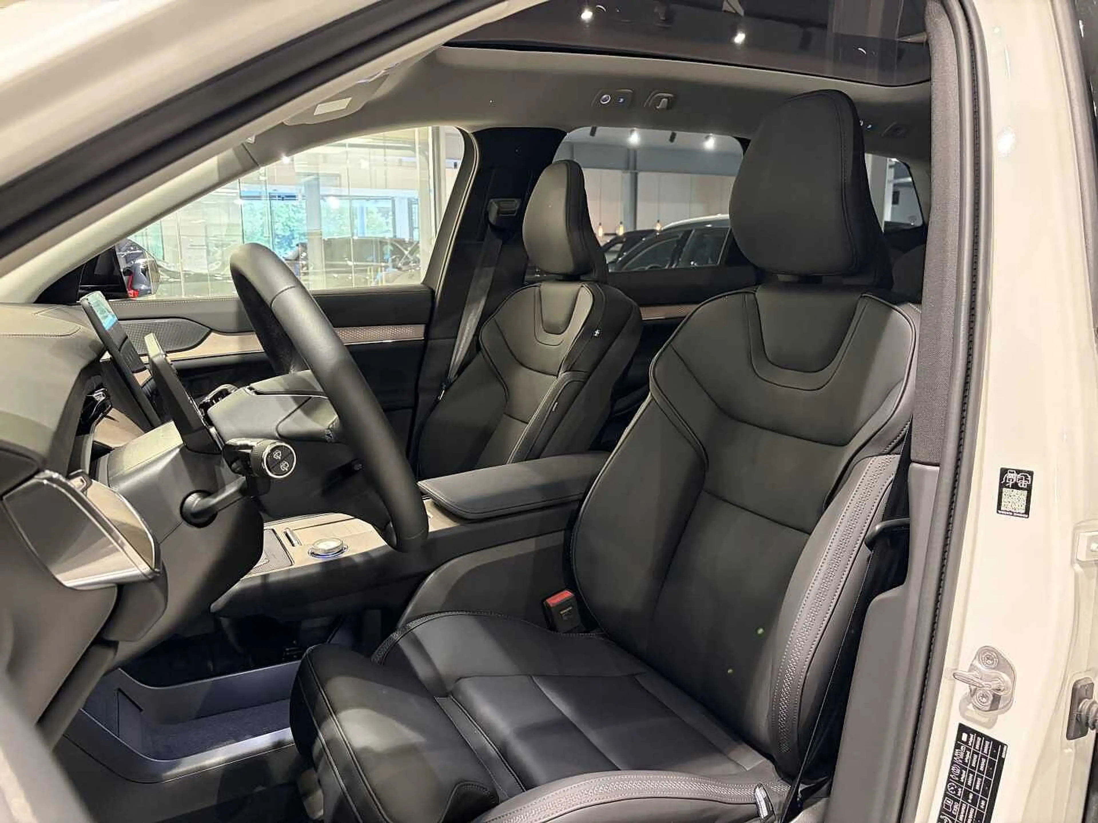 Volvo EX90 Ultra Twin Motor Performance + LUCHTVERING — photo 6