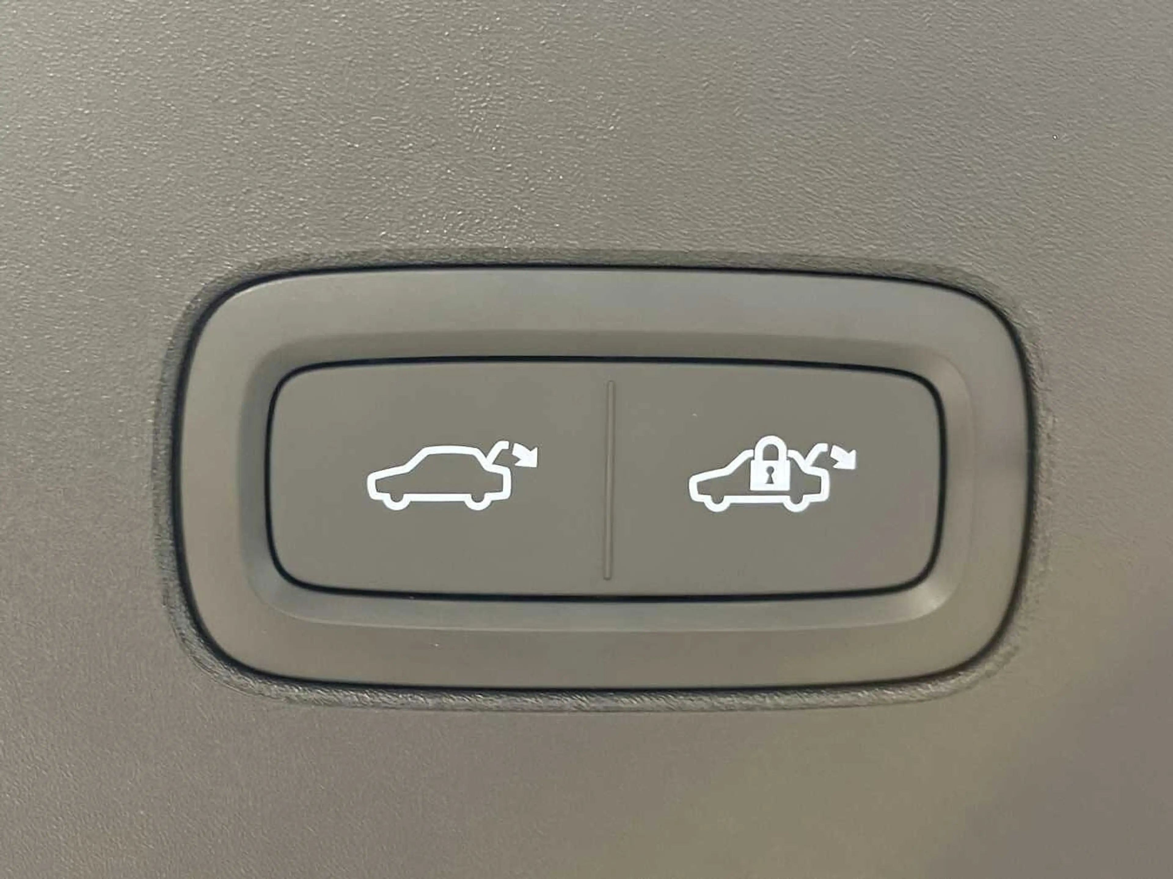 Volvo EX90 Ultra Twin Motor Performance + LUCHTVERING — photo 15