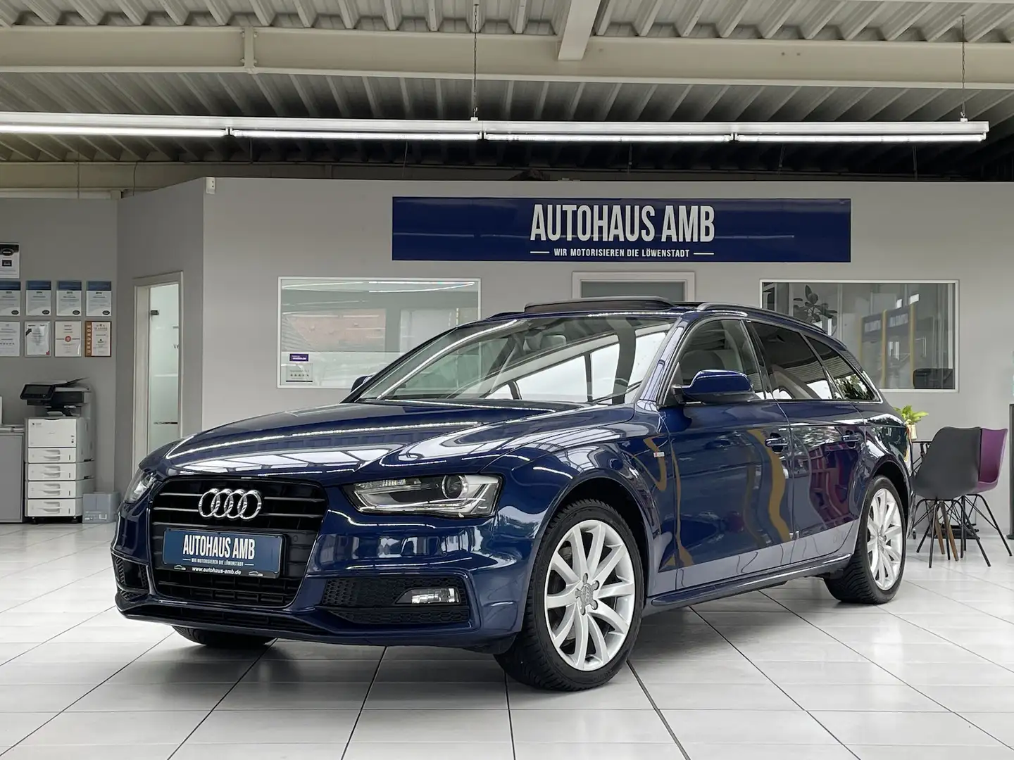 Audi A4 1.8 TFSI Avant S-line Navi Xenon Sitzh.Pano Blau - 1